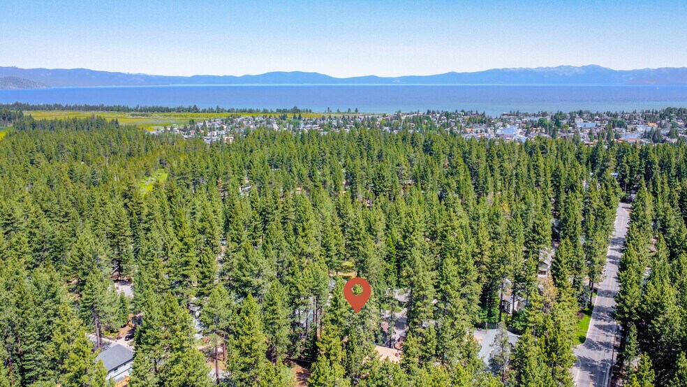 673 James Ave, South Lake Tahoe, CA à vendre - Aérien – Image 2 sur 31
