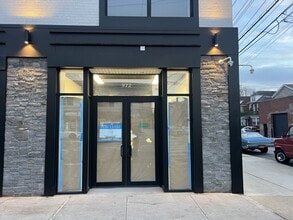 972-978 Morris Park Ave, Bronx, NY à louer Photo de l’immeuble– Image 2 sur 3
