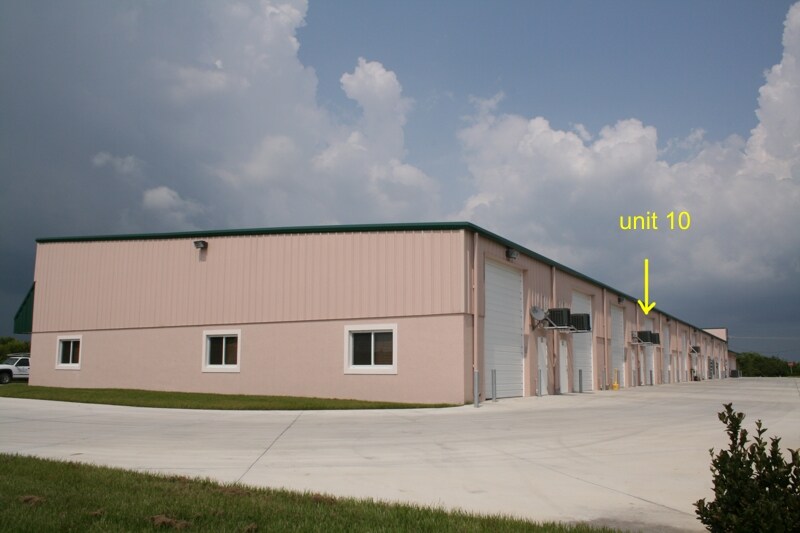 1090 Knight's Trail Rd, North Venice, FL à vendre - Photo de l’immeuble – Image 3 sur 26
