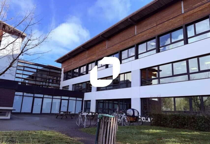 Avenue De L'Europe, Montbonnot-Saint-Martin à louer - Photo de l’immeuble – Image 1 sur 6