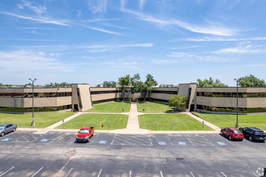 300 N Meridian Ave, Oklahoma City, OK à louer - Photo de l’immeuble – Image 3 sur 5