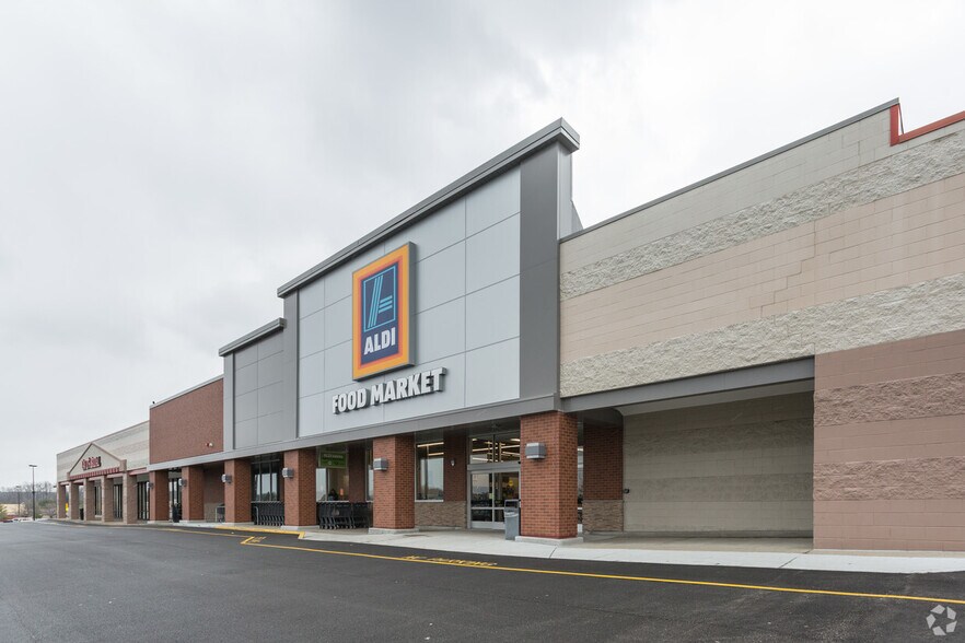2800-2838 Mountaineer Blvd, Charleston, WV à louer - Photo principale – Image 1 sur 7