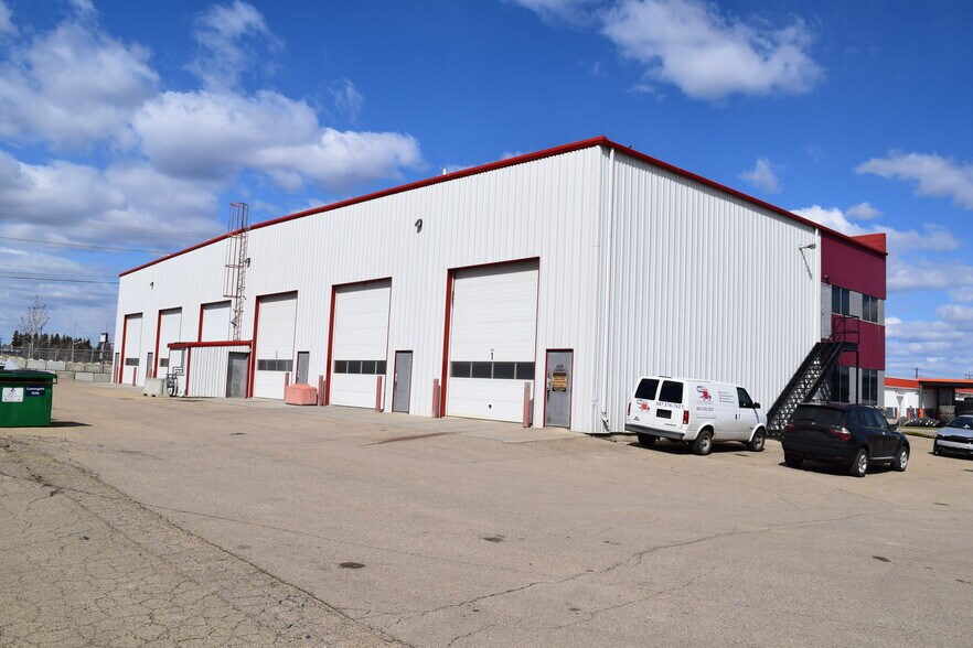 4931 80 St, Red Deer, AB à vendre - Photo de l’immeuble – Image 3 sur 25