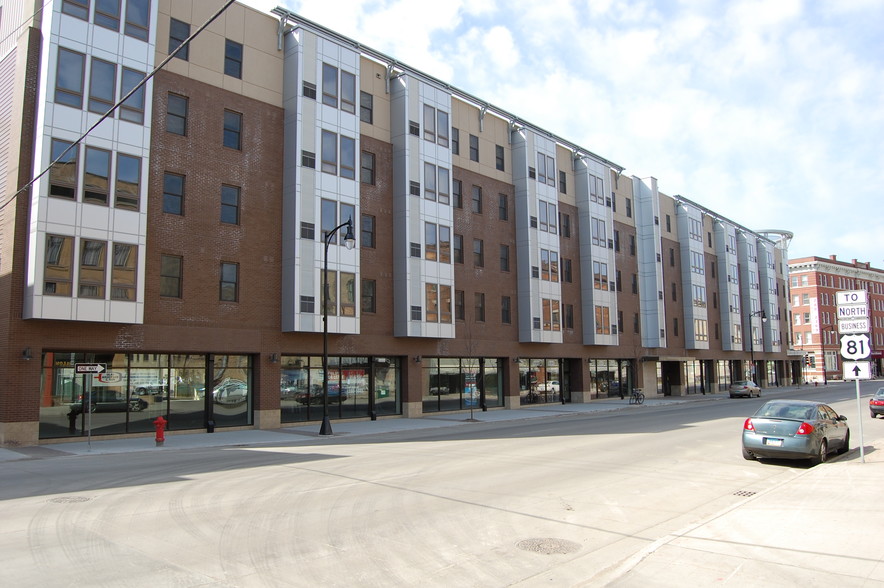 630 1st Ave N, Fargo, ND à louer - Photo de l’immeuble – Image 2 sur 2