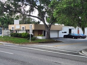 747 N Washington Blvd, Sarasota, FL à louer Photo de l’immeuble– Image 1 sur 17