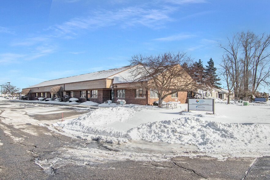 3050 Commerce Dr, Fort Gratiot, MI à vendre - Photo de l’immeuble – Image 1 sur 29