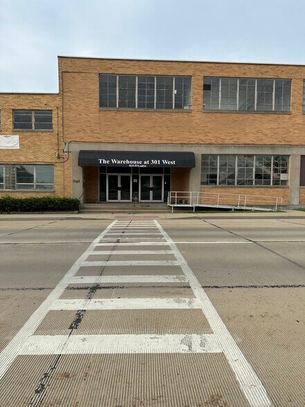 301 W 3rd St, Sterling, IL à vendre - Photo de l’immeuble – Image 2 sur 23