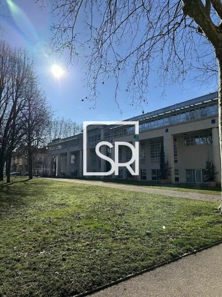 Local commercial dans Vichy à louer - Photo de l’immeuble – Image 2 sur 10