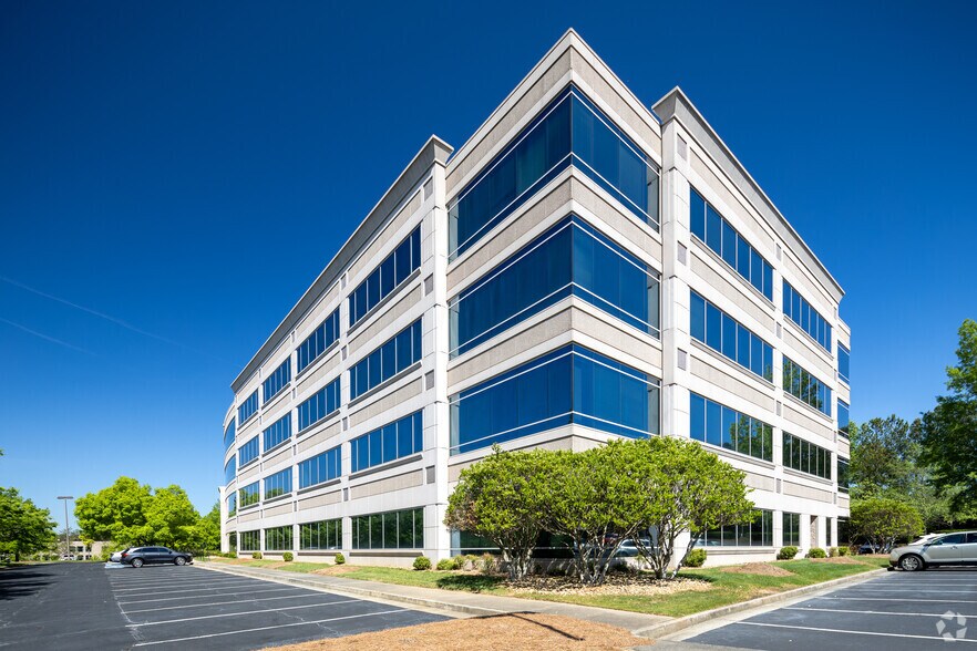 925 North Point Pky, Alpharetta, GA à louer - Photo de l’immeuble – Image 1 sur 34