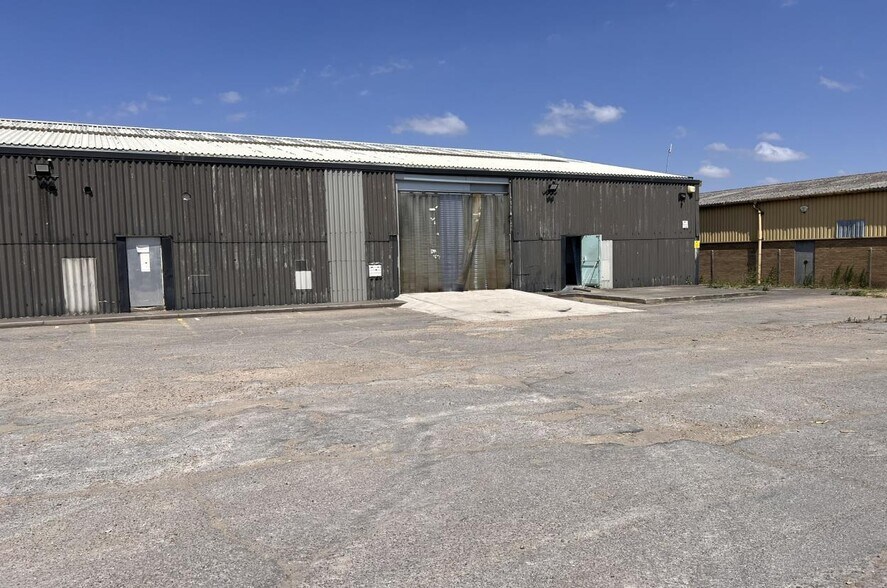 Unit 15 Aviation Way, Southend On Sea à louer - Photo de l’immeuble – Image 3 sur 7