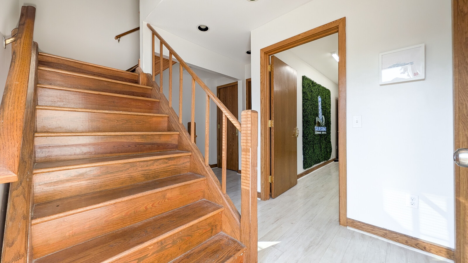 123 Elm St, Old Saybrook, CT 06475 - Lot 1500 -  - Photo intérieure - Image 1 of 9
