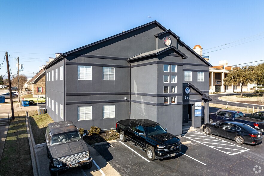 325 S Stemmons Fwy, Lewisville, TX à louer - Photo de l’immeuble – Image 1 sur 11