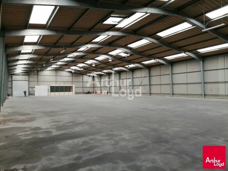 Local d’activités dans Betton à louer - Photo intérieure – Image 3 sur 4