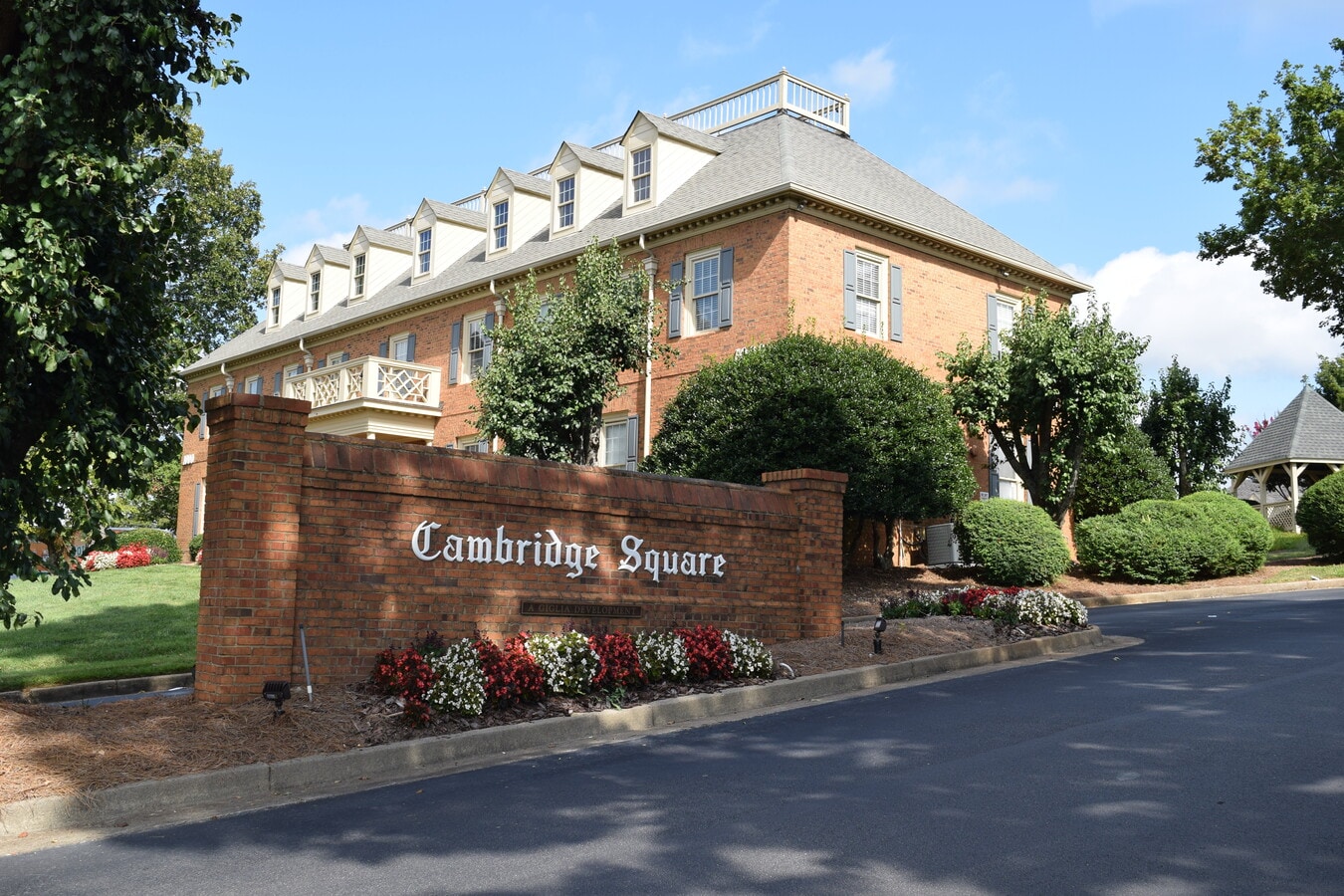1040 Cambridge Sq, Alpharetta, GA 30009 - Lot A-B - - Autre - Image 2 of 4