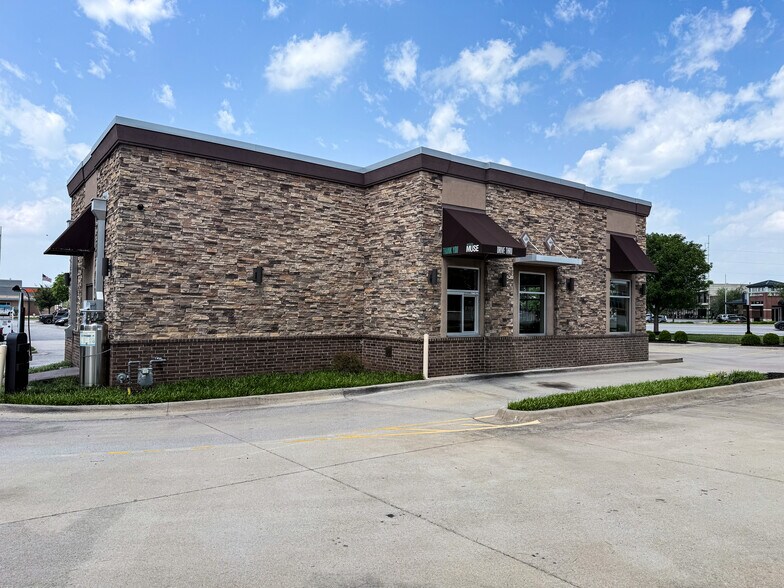 1500 S Walton Blvd, Bentonville, AR à louer - Photo de l’immeuble – Image 2 sur 9