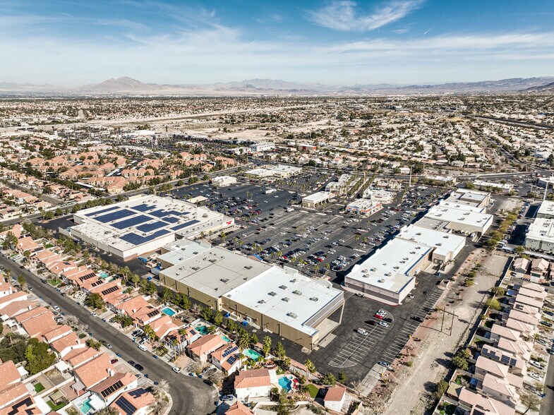 9701-9893 S Eastern Ave, Las Vegas, NV à louer - Photo de l’immeuble – Image 2 sur 8