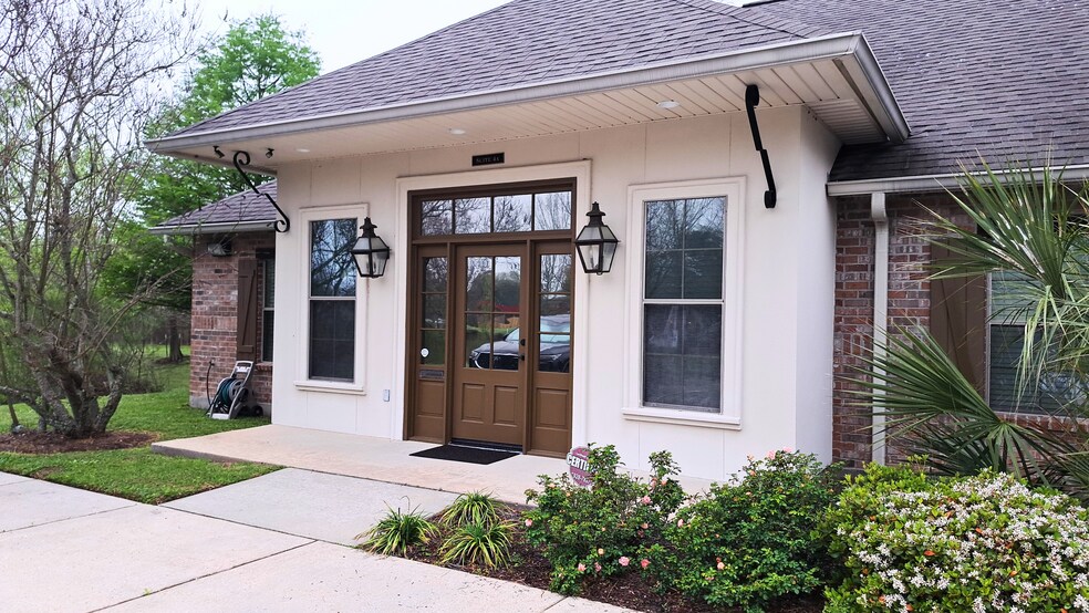 16851 Jefferson Hwy, Baton Rouge, LA à vendre - Photo principale – Image 1 sur 12
