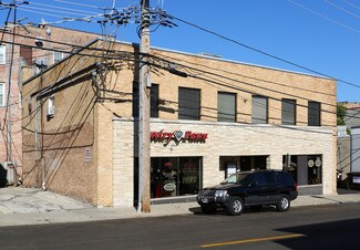 Plus de détails pour 119-121 Calhoun St, Woodstock, IL - Local commercial à louer
