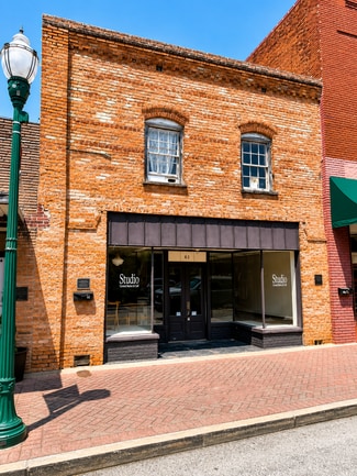 Plus de détails pour 61 Doyle St, Toccoa, GA - Local d’activités à vendre