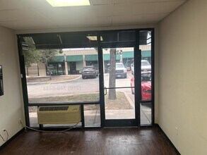 8034 Culebra Rd, San Antonio, TX à louer Photo intérieure– Image 2 sur 3