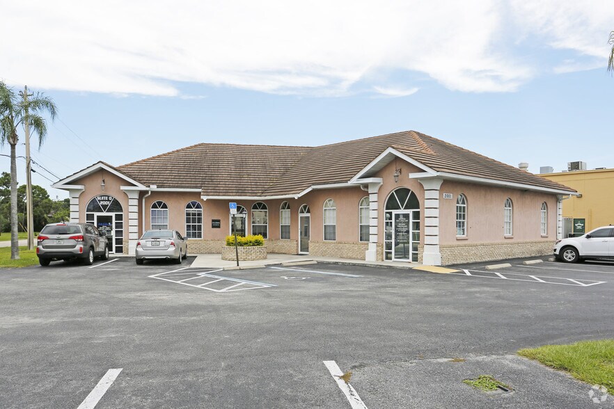 2001 S McCall Rd, Englewood, FL à vendre - Photo de l’immeuble – Image 2 sur 4