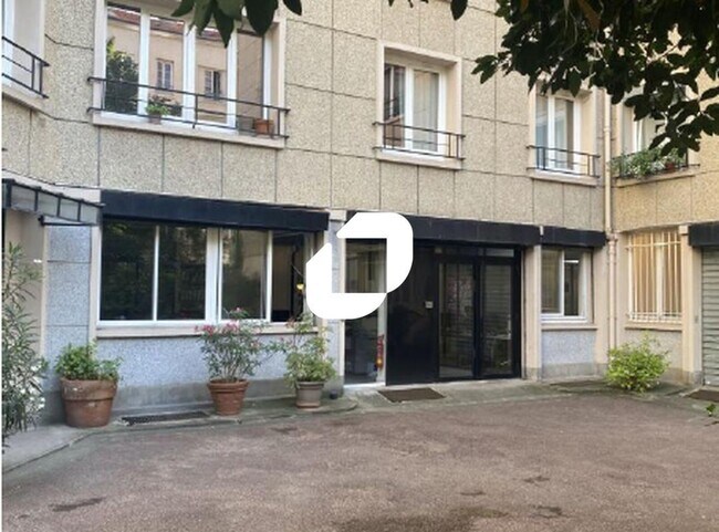 Plus de détails pour Local commercial à vendre