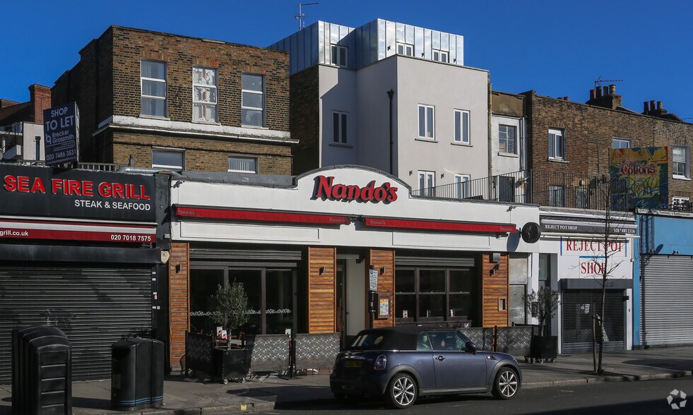 57-58 Chalk Farm Rd, Londres à louer - Photo de l’immeuble – Image 3 sur 7