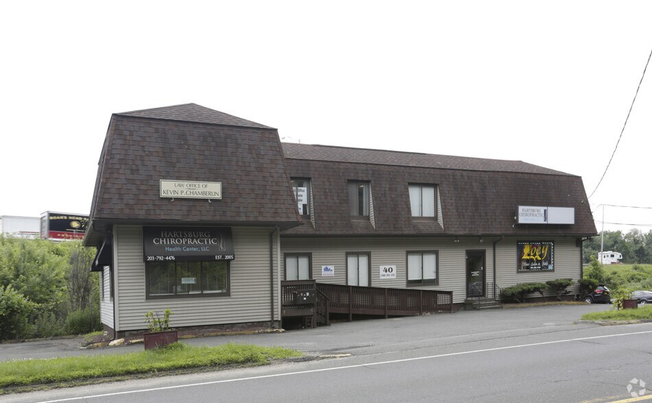 40 Lake Ave Ext, Danbury, CT à louer - Photo de l’immeuble – Image 2 sur 6