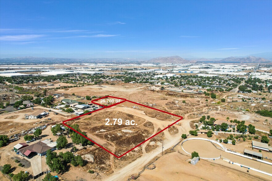 18954 Day St, Perris, CA à vendre - Photo de l’immeuble – Image 2 sur 2