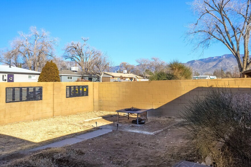 9006 Woodland Ave NE, Albuquerque, NM à vendre - Photo de l’immeuble – Image 3 sur 22