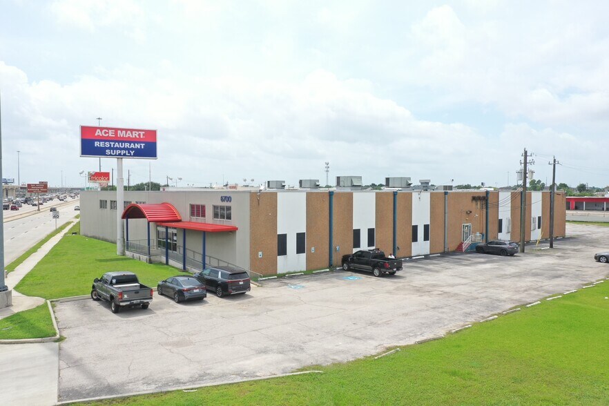 6700 Gulf Fwy, Houston, TX à vendre - Photo de l’immeuble – Image 1 sur 12