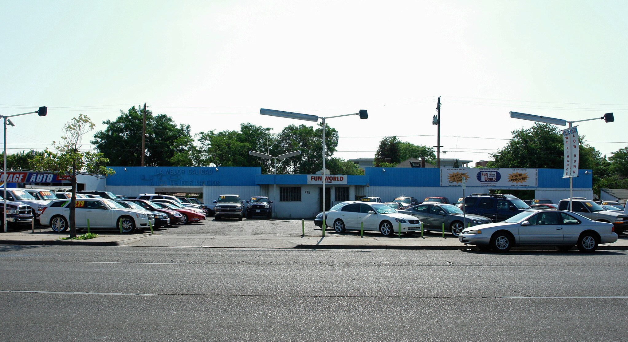 166 N Abby St, Fresno, CA à louer Photo de l’immeuble– Image 1 sur 3