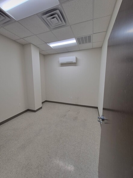 5-13 Crosley Ln, Sebring, FL à louer - Photo intérieure – Image 3 sur 9