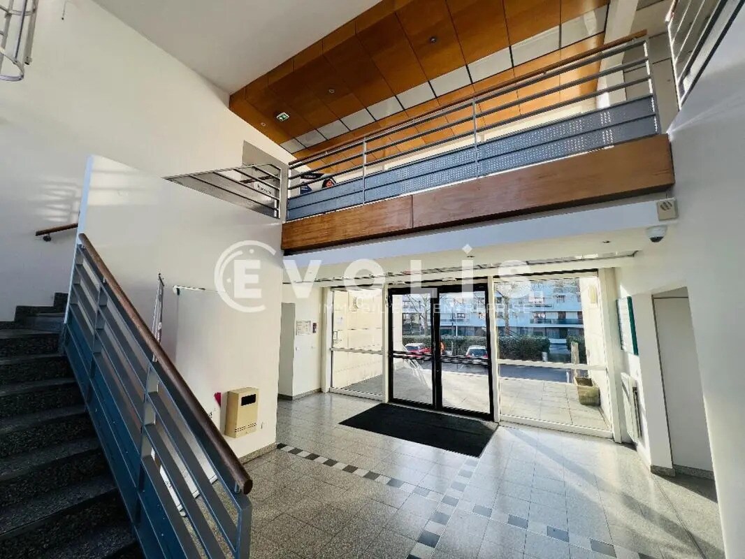 Bureau dans Lognes à louer Photo de l’immeuble– Image 1 sur 8