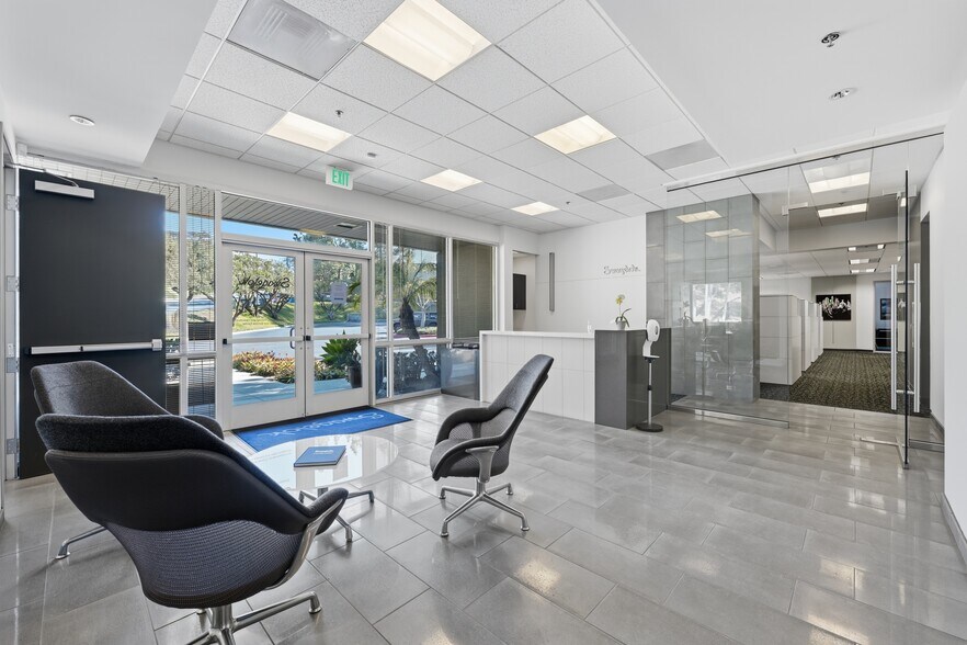 9170-9190 Camino Santa Fe, San Diego, CA à vendre - Photo intérieure – Image 3 sur 72