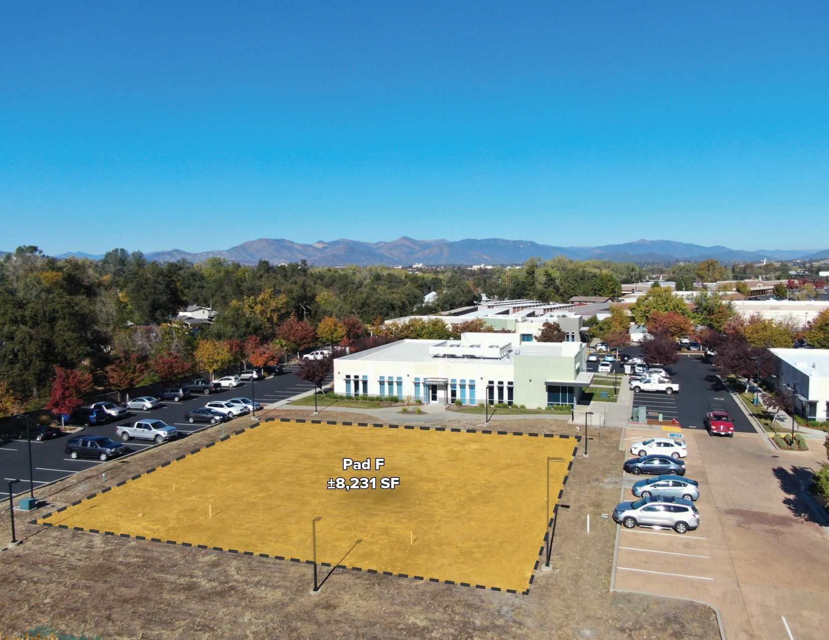 354 Hartnell Ave, Redding, CA à vendre Photo principale– Image 1 sur 12