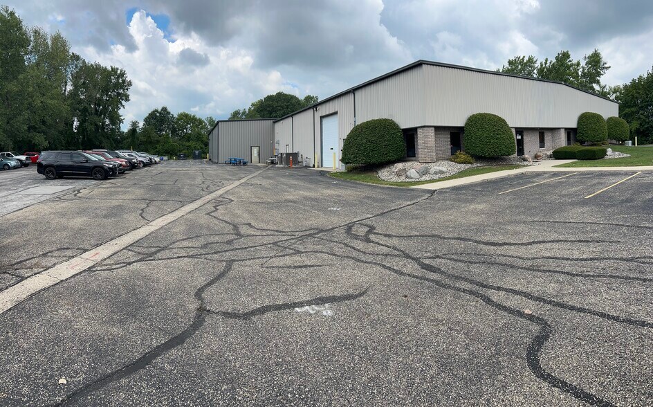 2921 Lavanture Pl, Elkhart, IN à vendre - Photo de l’immeuble – Image 2 sur 4