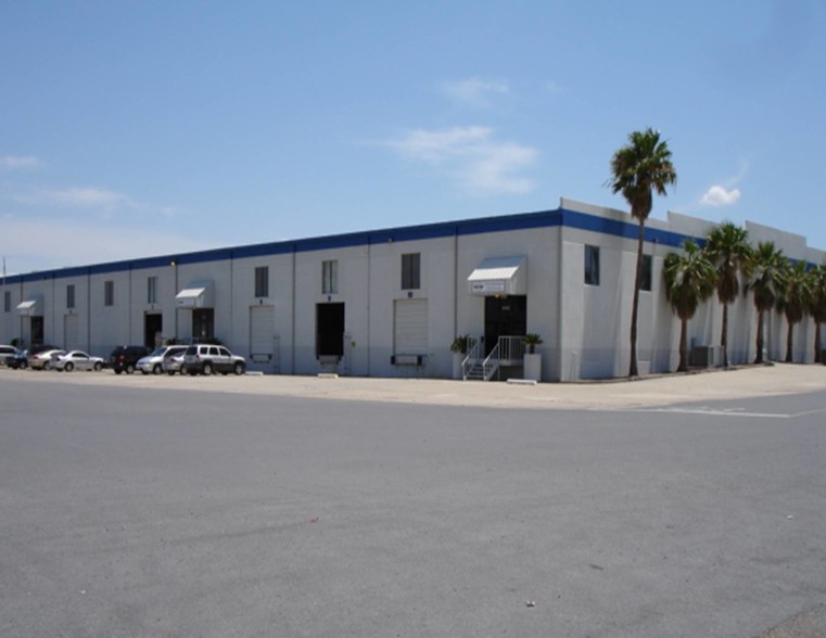 615 Elca Ln, Brownsville, TX à louer - Photo de l’immeuble – Image 2 sur 3