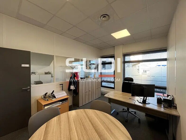 Bureau dans Vaulx-en-Velin à louer - Photo intérieure – Image 2 sur 9