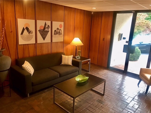 297 W Valley Ave, Birmingham, AL à louer - Hall d’entrée – Image 2 sur 5