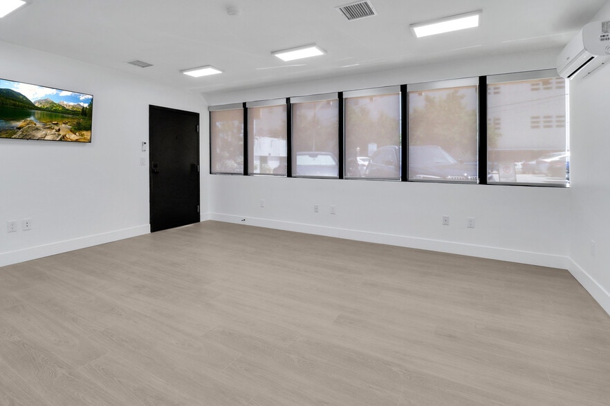 14852 Ventura Blvd, Sherman Oaks, CA à louer - Photo intérieure – Image 3 sur 11