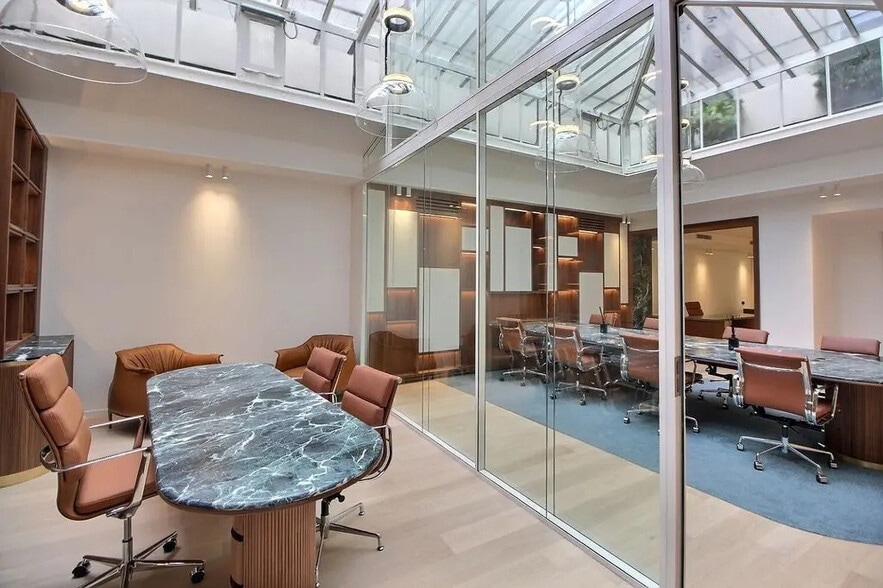 36 Rue Serpente, Paris à louer - Photo de l’immeuble – Image 3 sur 9