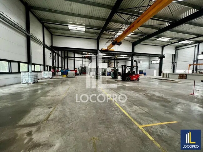 Plus de détails pour Bureau, Local d'activités à louer