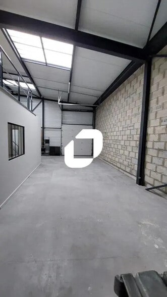 Bureau dans Vigneux-de-Bretagne à louer - Photo de l’immeuble – Image 2 sur 27