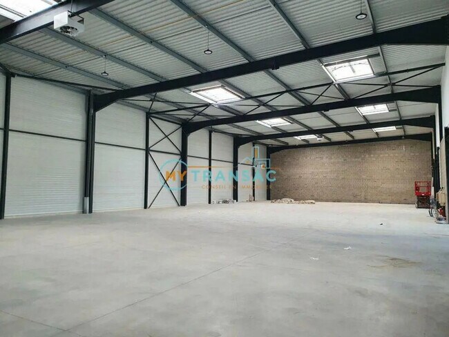 Plus de détails pour Local d’activités à vendre