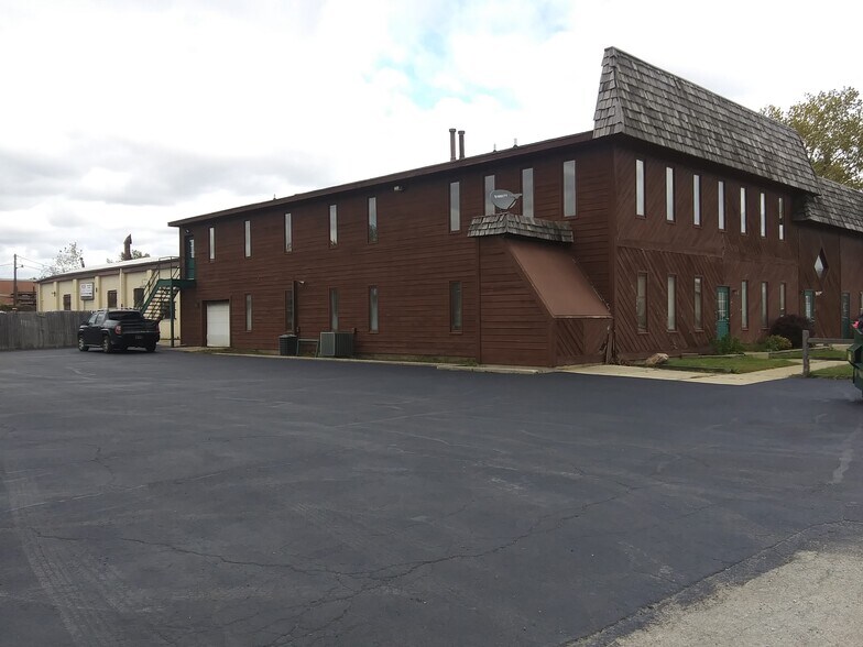 3816 Grandview Ave, Gurnee, IL à louer - Photo de l’immeuble – Image 1 sur 10
