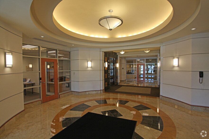 4694 Millennium Dr, Belcamp, MD à louer - Hall d’entrée – Image 2 sur 11