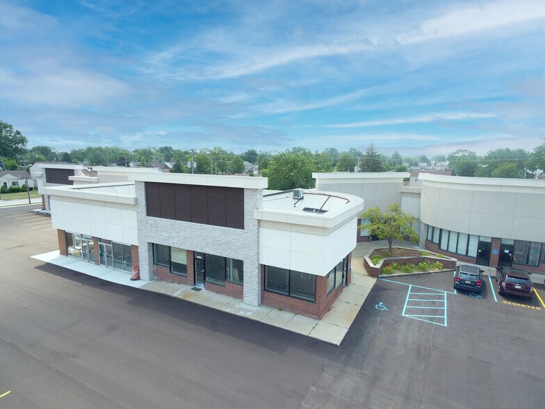 14605-14709 Northline Rd, Southgate, MI à louer - Photo de l’immeuble – Image 2 sur 3