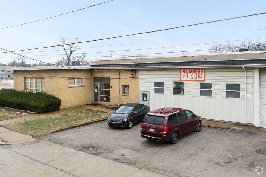 400 W Monroe St, Belleville, IL à louer - Photo de l’immeuble – Image 3 sur 4