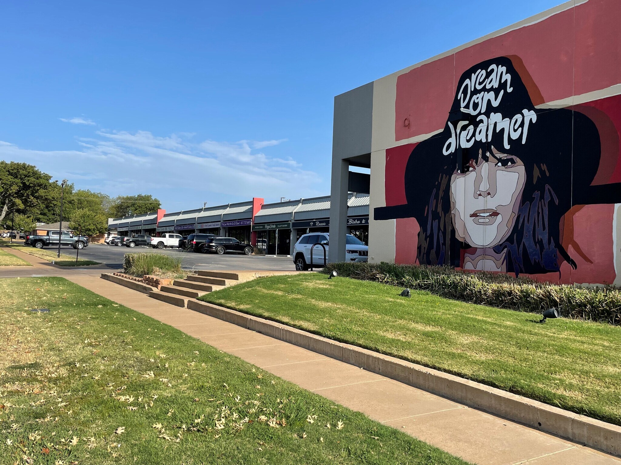 5700-5730 Locke Ave, Fort Worth, TX à louer Photo de l’immeuble– Image 1 sur 24